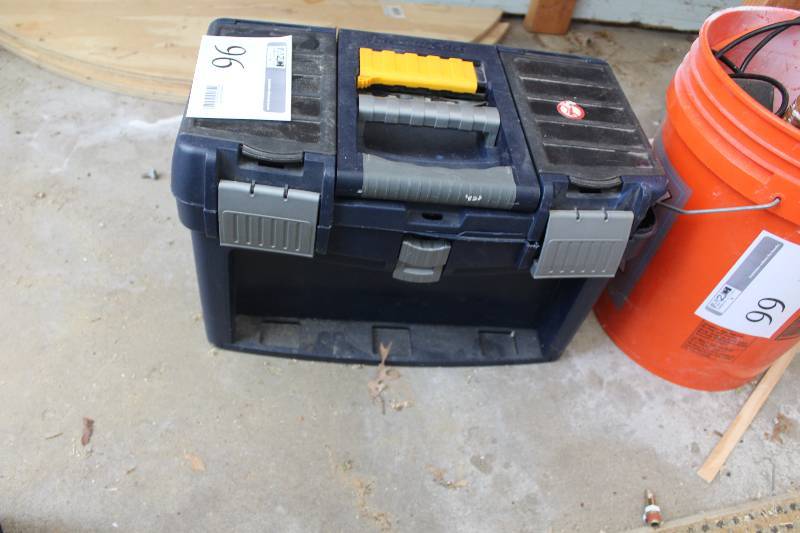 lot 96 image: Tool Box w Tools