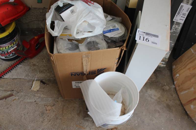 lot 116 image: Lot of Household Supplies Including Wagner Paint Roller, Light Trim Ring, Hardware