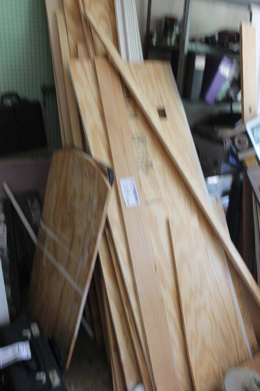 lot 119 image: Lot of Wood Miscellaneous Sizes
