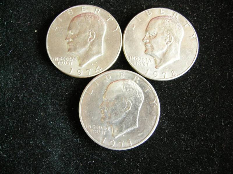 lot 6 image: 3 Eisenhower Dollars