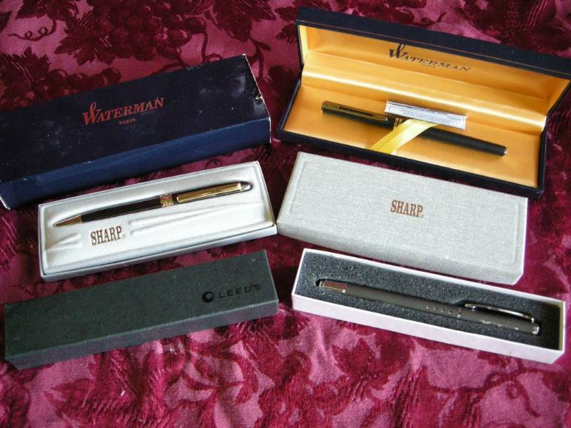lot 34 image: Collector Pens