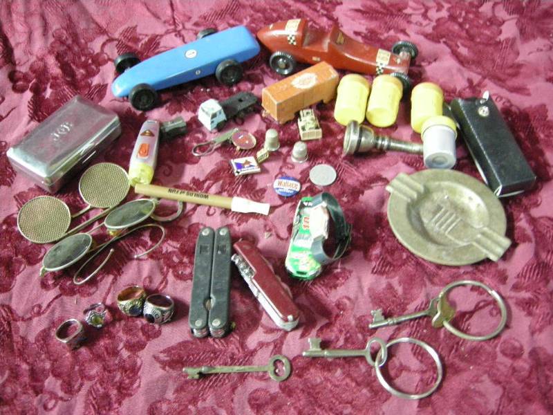 lot 52 image: Classic Vintage Boy Stuff Collection