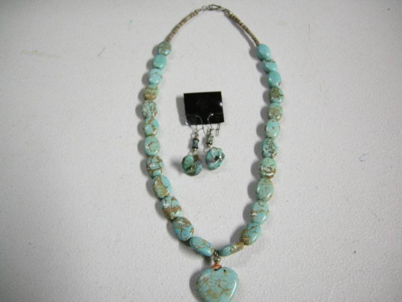 lot 63 image: Turquoise Necklace and Earrings