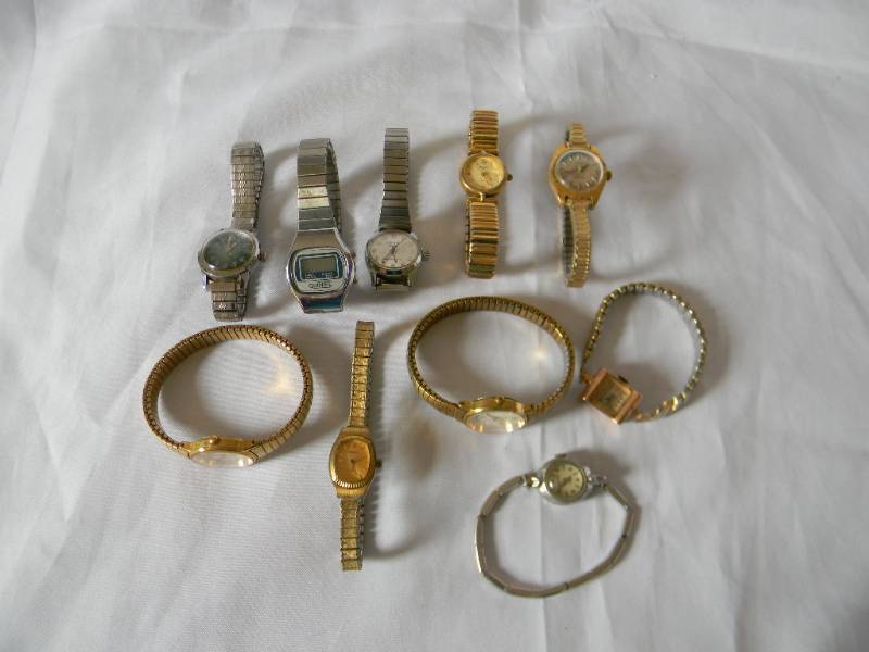 lot 14 image: Vintage Womens Wristwatches