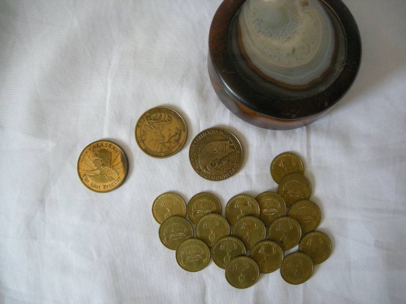 lot 51 image: Hunting and Fishing Coins