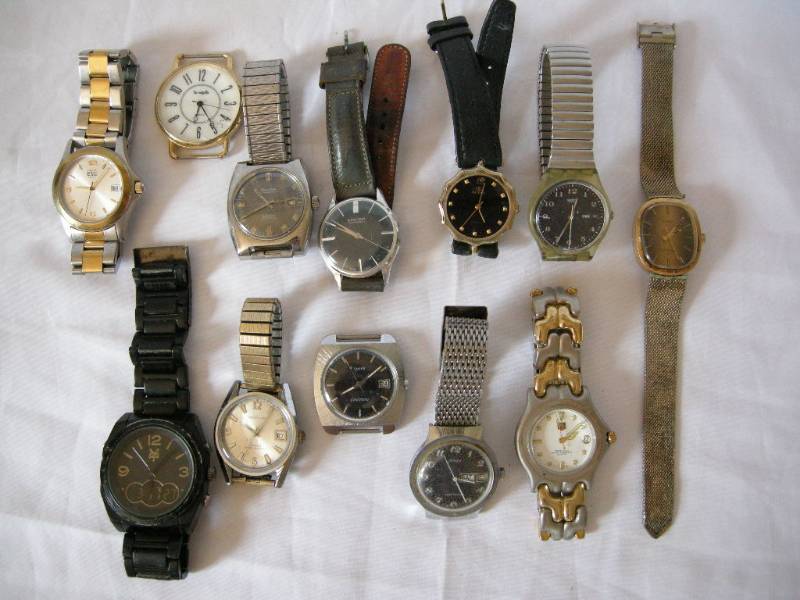 lot 28 image: Vintage Mens Wristwatches