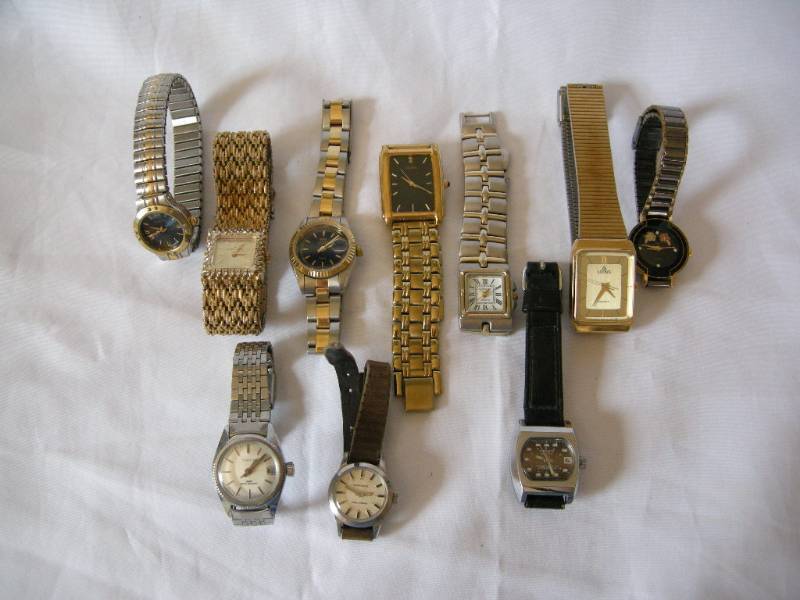 lot 39 image: 10 Vintage Womens Wristwatches