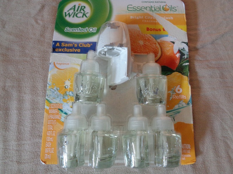 lot 24 image: New Air Wick Scented OIl Set