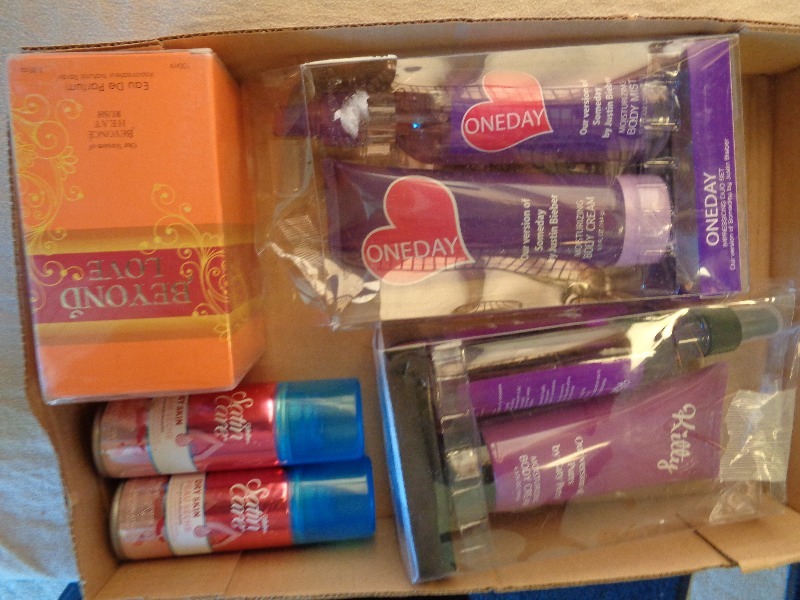 lot 64 image: New Bath Sets and Perfume