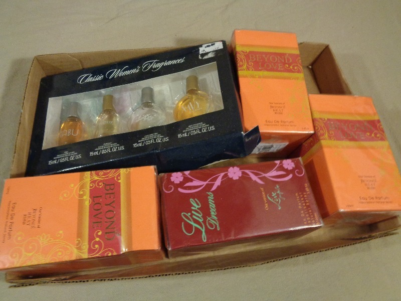 lot 146 image: 4 New Womens Perfumes and Perfume Set