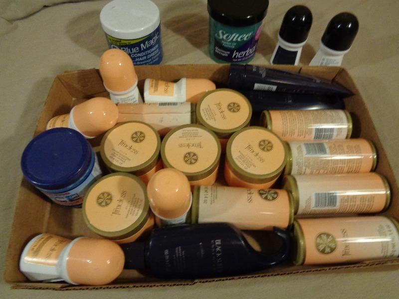 lot 147 image: New Avon Items and More