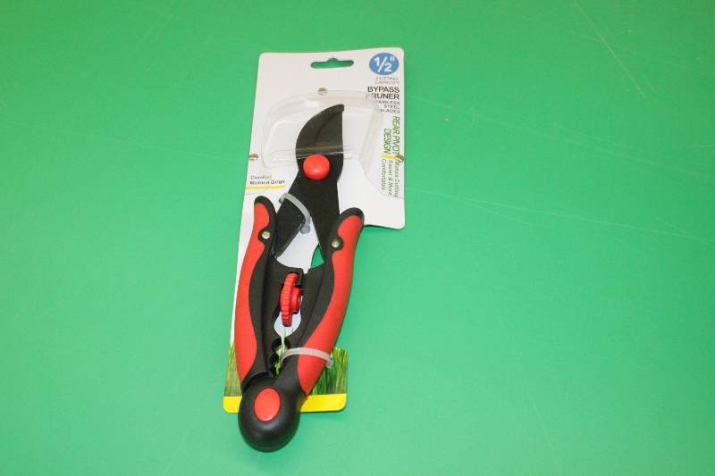 60 Retail Carded Rear Pivot Pruner - (1 Case)