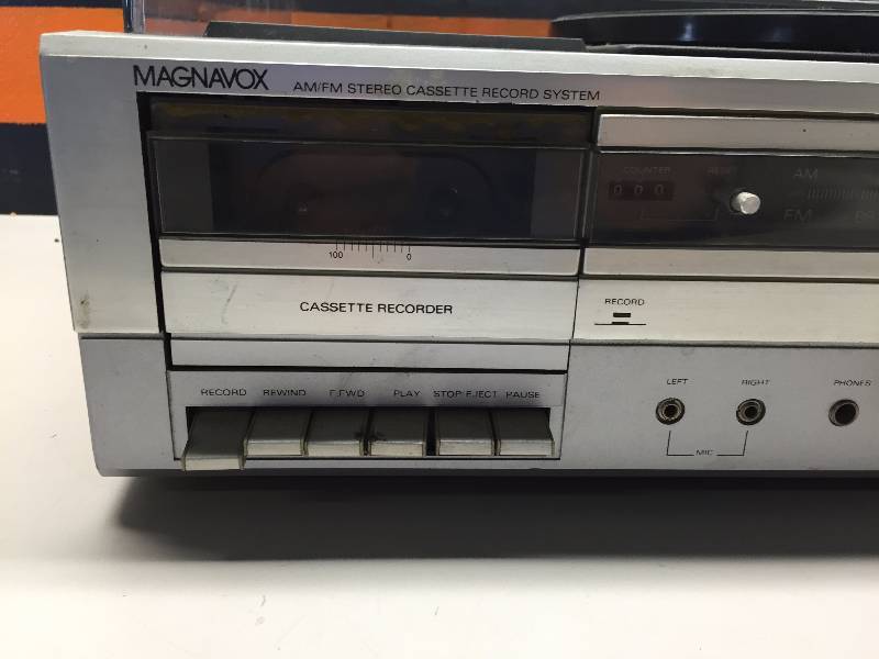 lot 5 image: MAGNAVOX STEREO SYSTEM