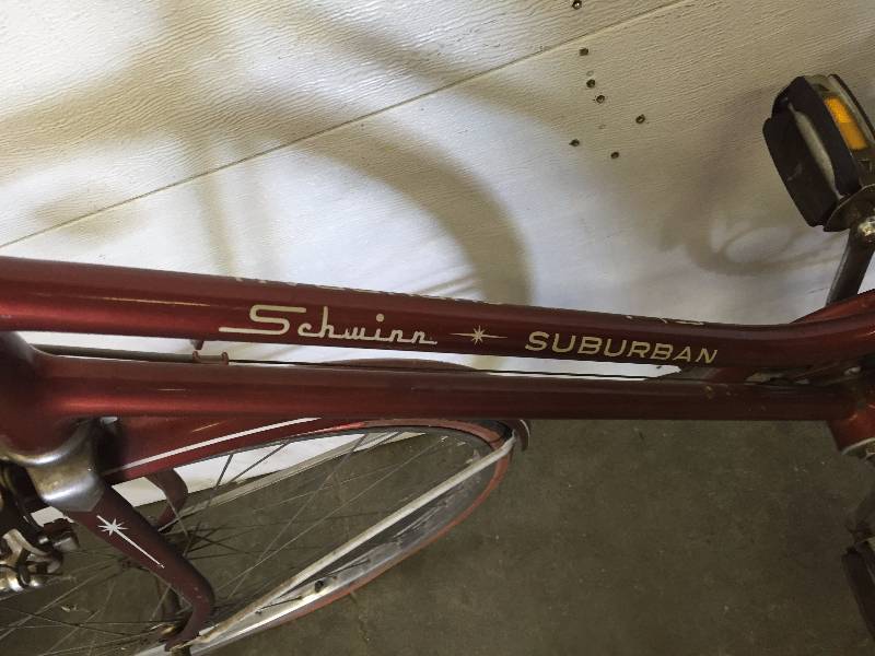 lot 32 image: VINTAGE SCHWINN SUBURBAN BICYCLE 3 SPEED WOMANS