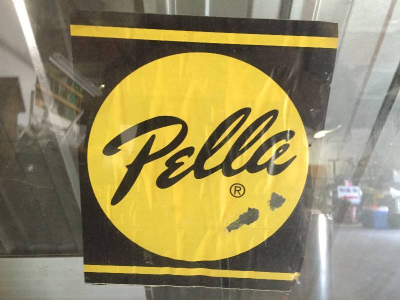 lot 46 image: PELLA WINDOW 8 LONG, 30 12TALL AND 55 12 TALL IN THE MIDDLE NEW