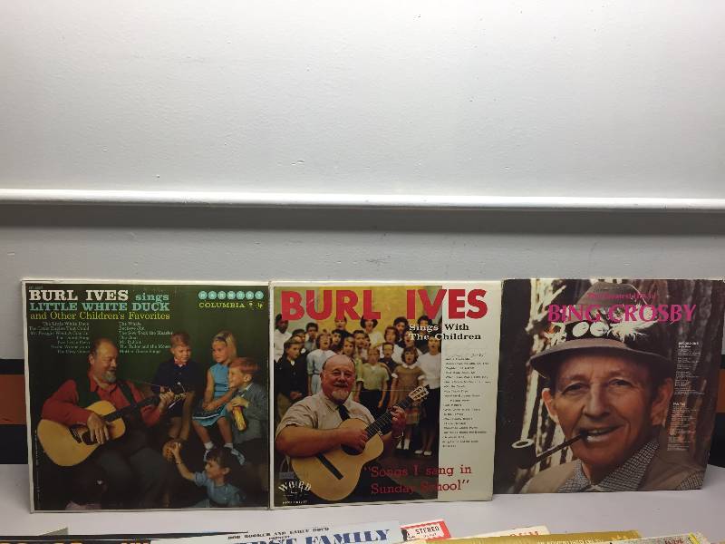 lot 51 image: VINTAGE ALBUMS