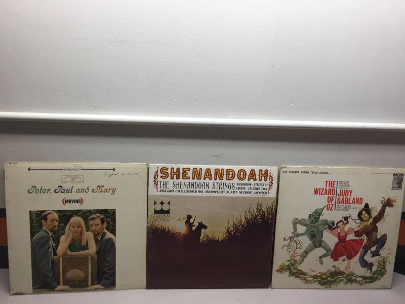 lot 52 image: VINTAGE ALBUMS