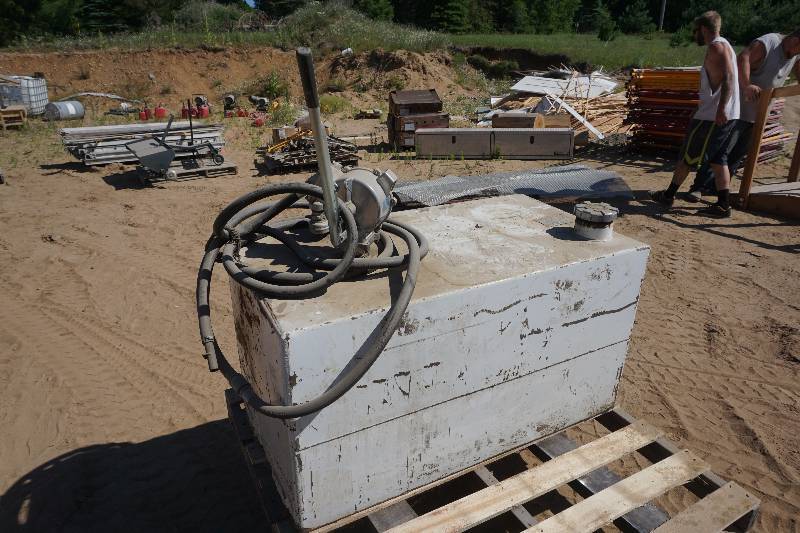 lot 23 image: Prior Tanks Model 96800105 105 Gallon Truck BedTrailer Fuel Tank With Pump