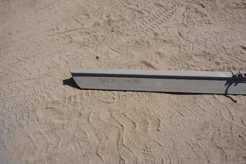 lot 17 image: Screed King Mag Flo 16 Aluminum Concrete Screed Board