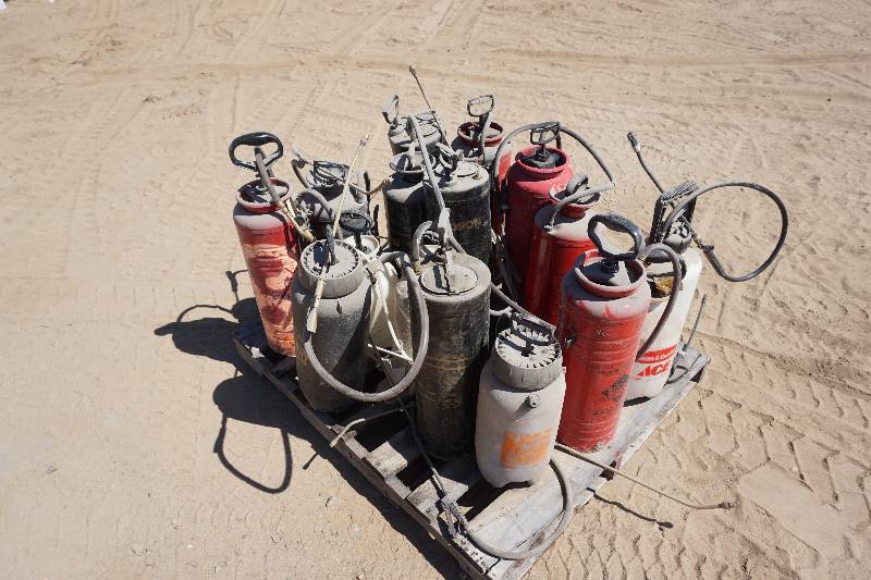 lot 129 image: Large Lot of Assorted Sprayers