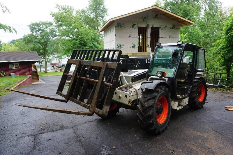 lot 2 image: 2007 Bobcat V723 Versahandler Telehandler Telescoping 4 x 4 Forklift
