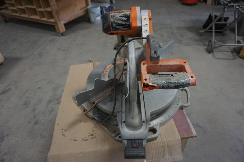 lot 30 image: Ridgid Brand Model MS1290LZ 12 Compound Miter Saw
