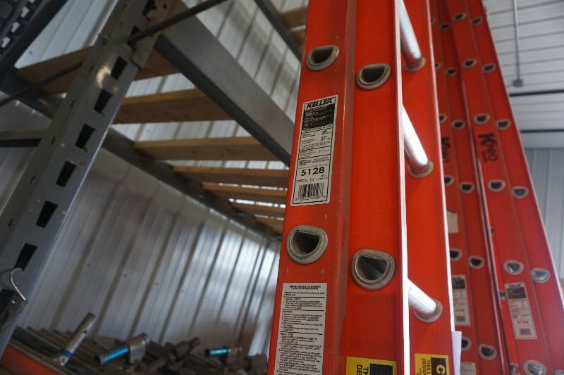 lot 66 image: Keller Brand Model 5128  28 Fiberglass Extension Ladder