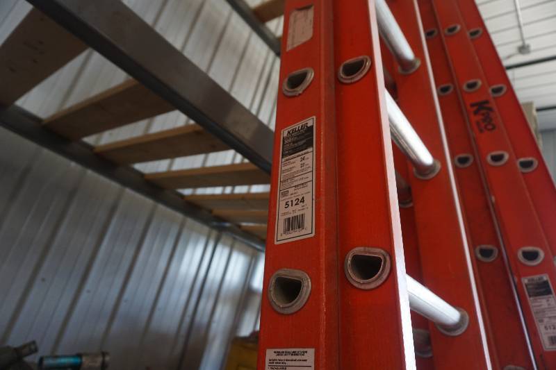 lot 67 image: Keller Model 5124 - 24 Fiberglass Extension Ladder