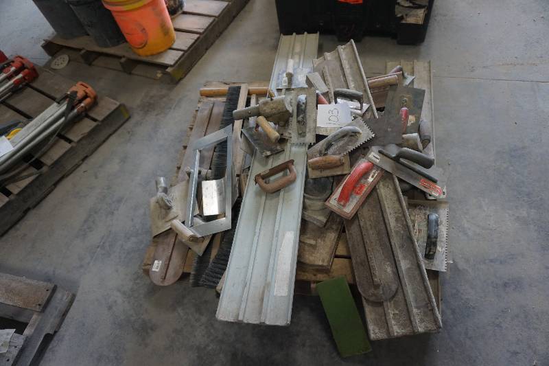 lot 103 image: Large Lot of Concrete Hand Trowels and Floats