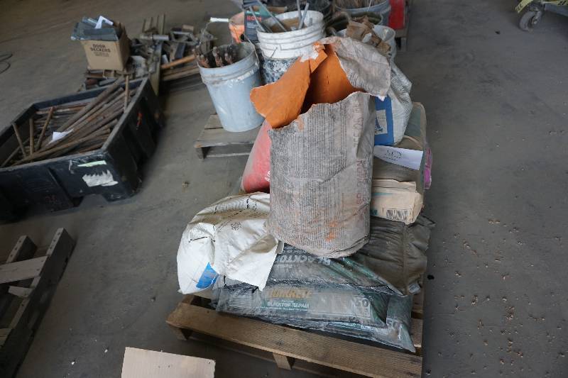 lot 115 image: Pallet of Concrete Repair and Mortar Cement Bags