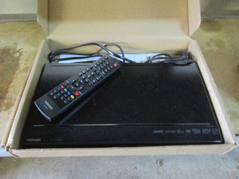 2 Toshiba DVD Players