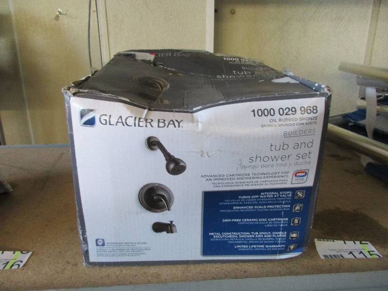 Tub and shower set
