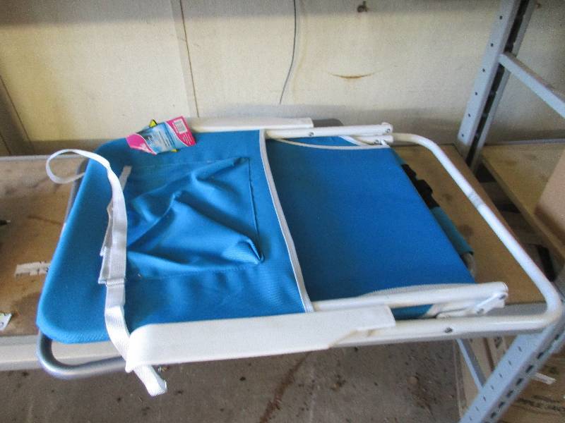 2 lawn chairs