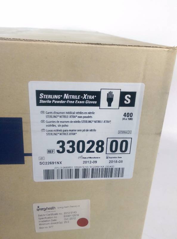 lot 345 image: Kimberly-Clark 33028 Sterling Nitrile Xtra Sterile Powder Free Exam Gloves - Small - 400 Pair