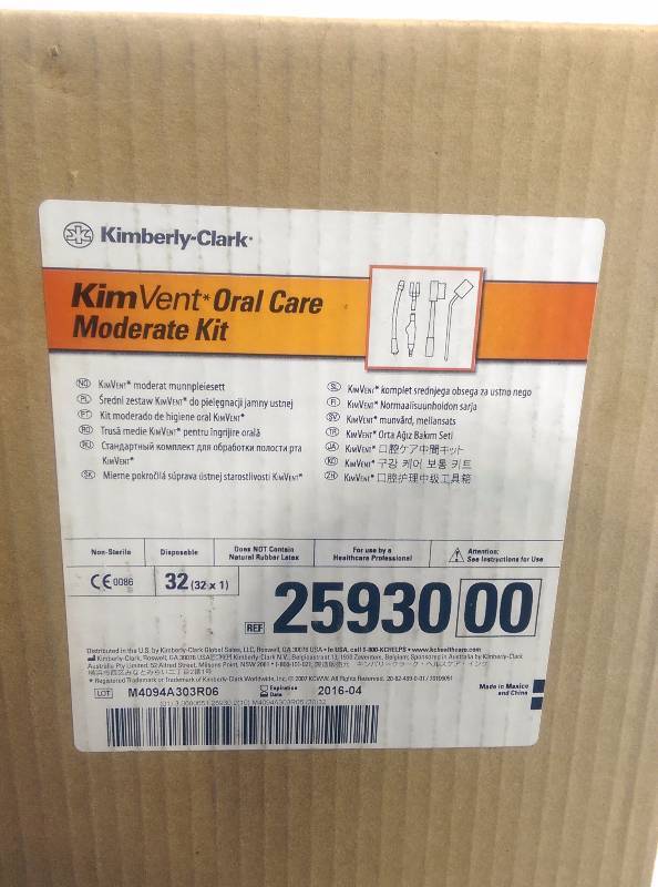 lot 347 image: Kimberly-Clark 25930 KimVent Oral Care Moderate Kit - 32 Pack