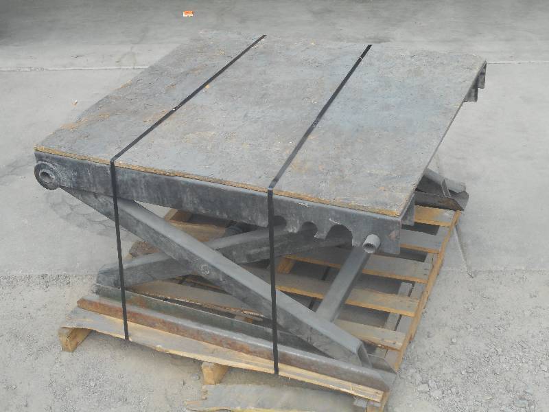 lot 12 image: Heavy Duty 3x4 Adjustable-Angle L...