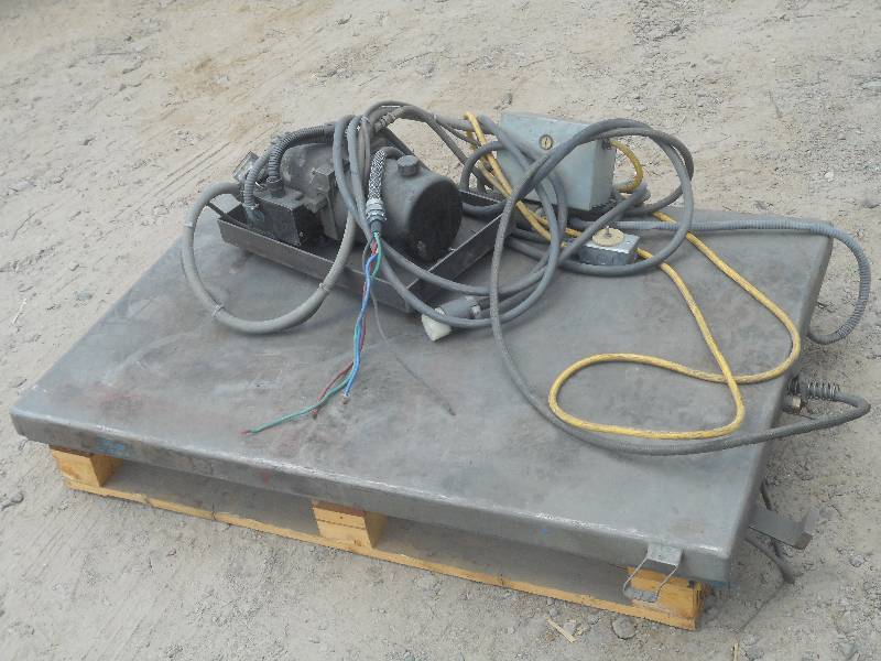 lot 13 image: CommercialIndustrial Item ...
