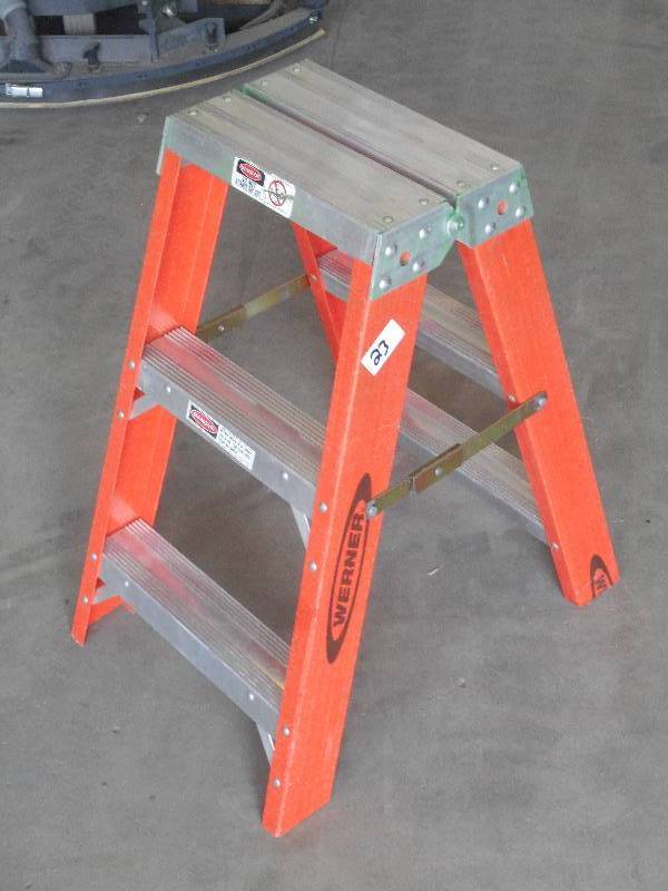 lot 23 image: Werner 2ft Fiberglass Step Ladder, ...