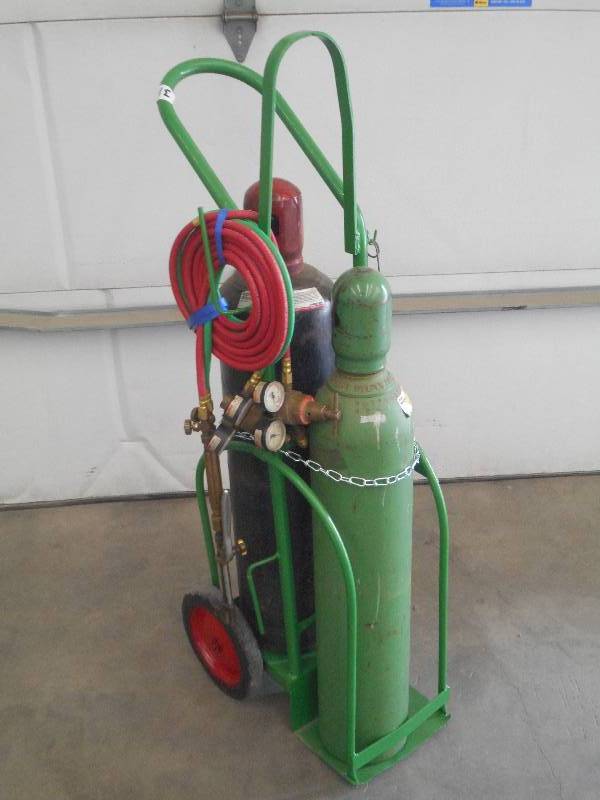 lot 31 image: Nice Industrial Oxi-Acetylene Torch...