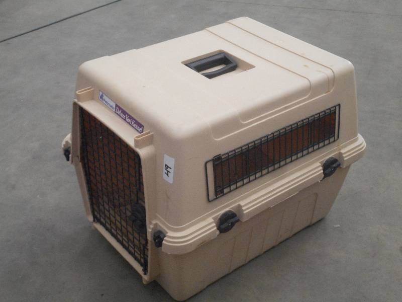 lot 49 image: Petmate Deluxe Travel Kennel, Great...