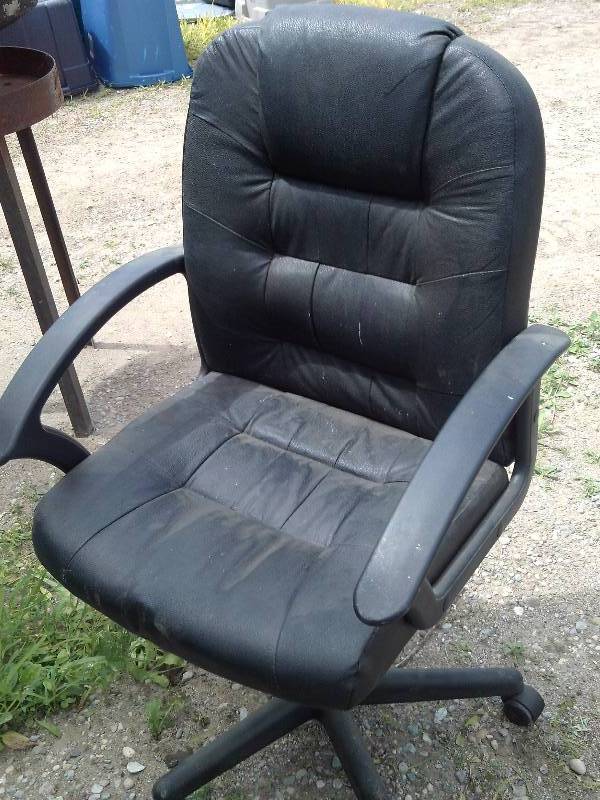 OFFICE CHAIR
