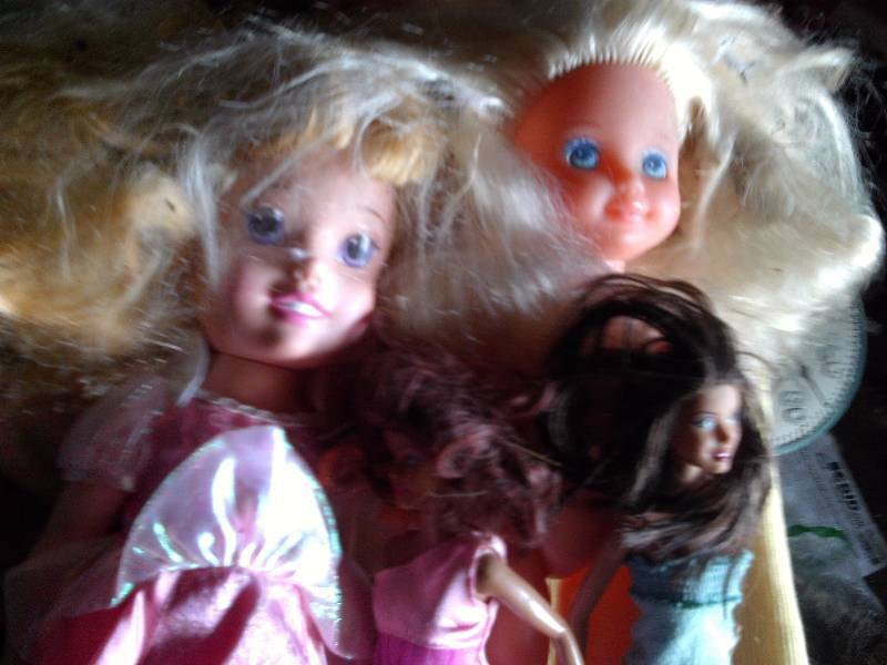 BOX OF DOLLS