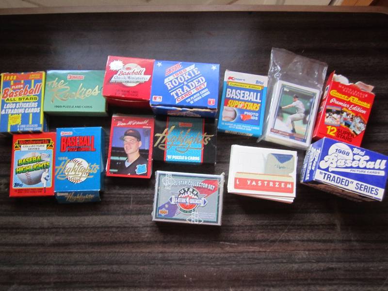 lot 215 image: Lot of sports card sub sets...