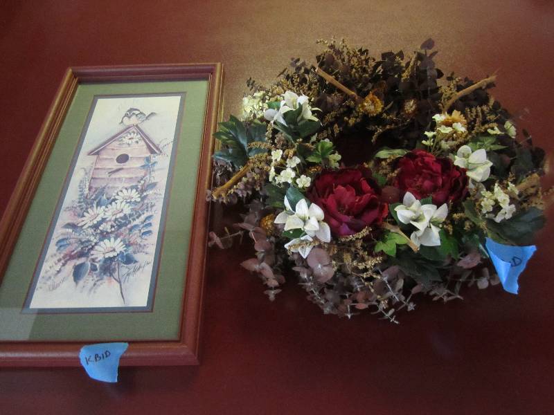 lot 7 image: Bird picture and 17 wreath...