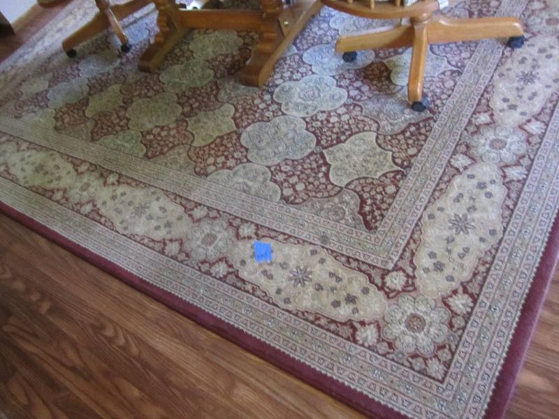 lot 9 image: Floor rug, 7 10.5 x 10 11...