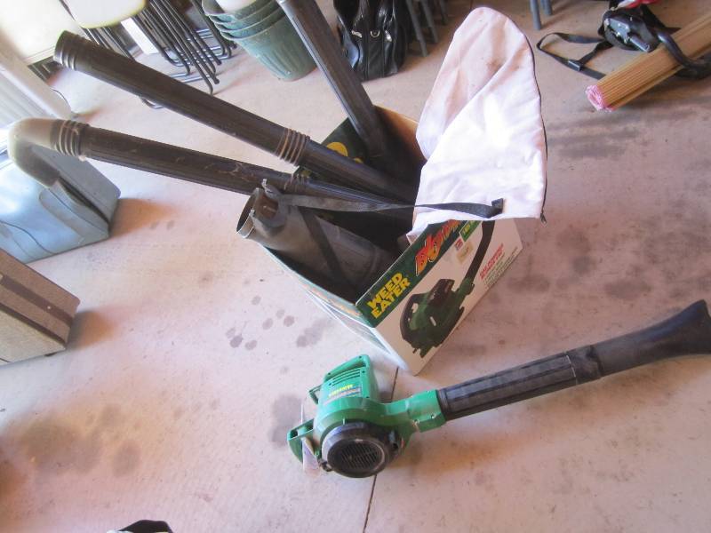 lot 26 image: Weed Eater grounds keeper with atta...