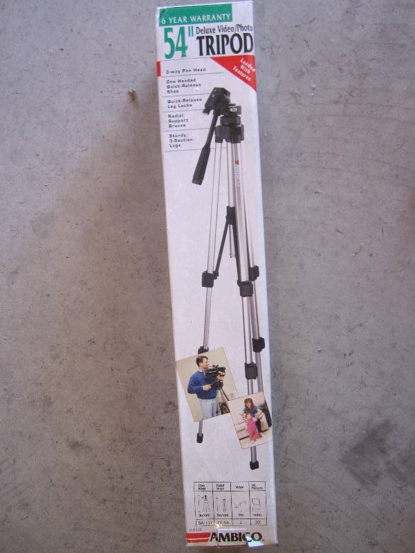 lot 36 image: 54 tripod...