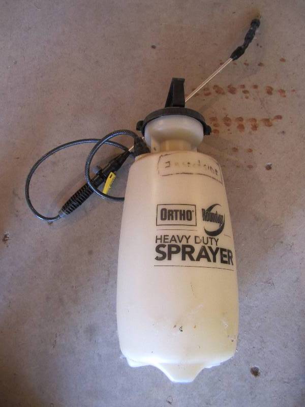 lot 40 image: Pump sprayer...