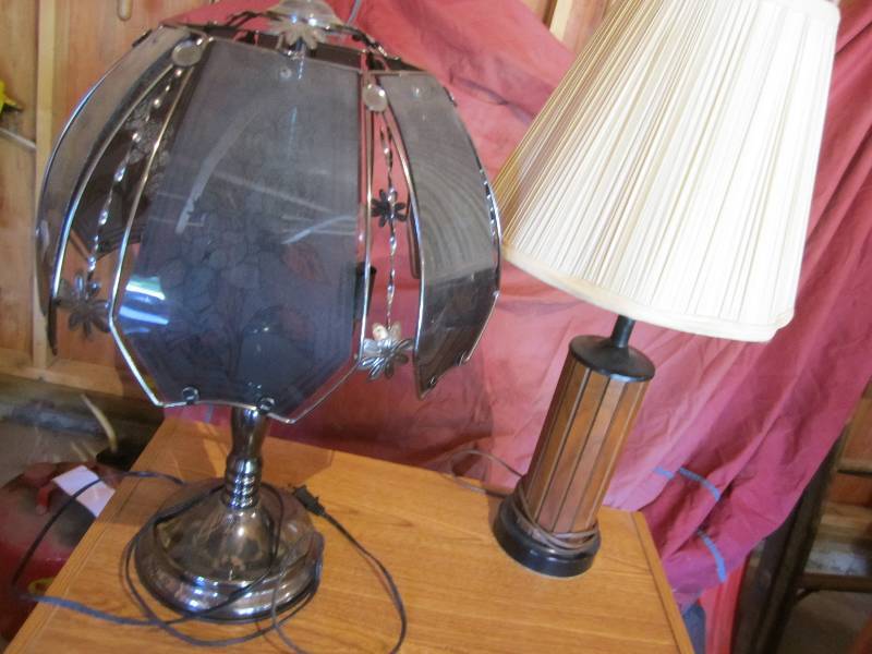 lot 58 image: 2 nice lamps...