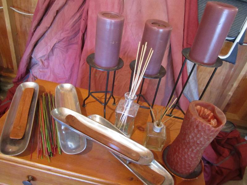 lot 60 image: Lot of candles and incense...